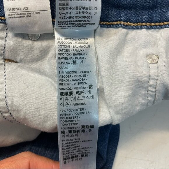 Levi's 726 High Rise Flare Jeans (plus Size) Medium Indigo Blue, size 18W - Picture 12 of 16